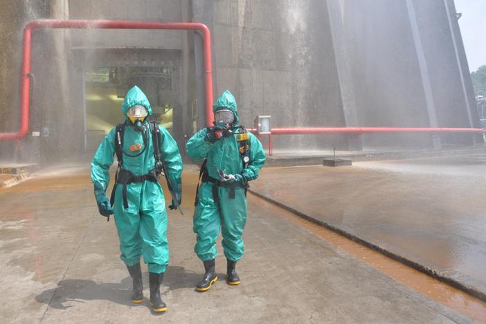 国家危险化学品应急救援普光队开展天然气净化厂硫磺火灾应急演练